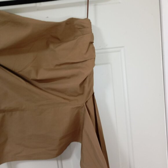 OlivaCeous Top Size M Ruched Sleeve & Draped Sash Detail One-Shoulder - Picture 5 of 13